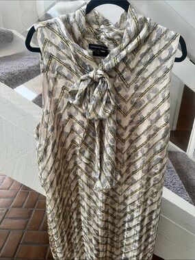 Banana Republic Ivory and Gold Sleeveless Tie-Neck dress  xl